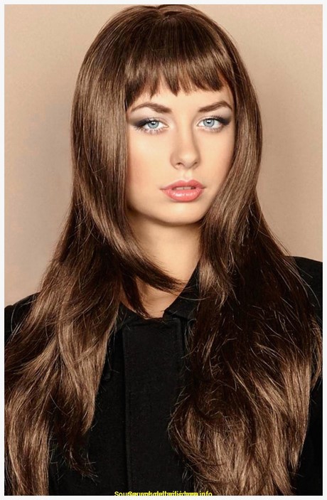 Kurzhaarfrisuren für rundes gesicht mit doppelkinn